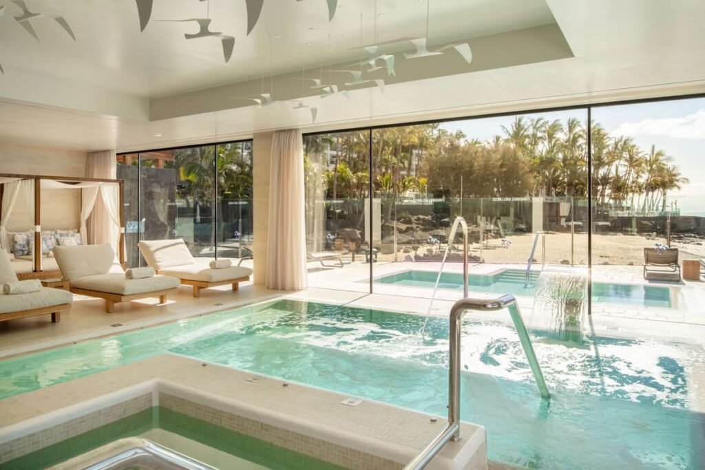 hotel suite hotel fariones playa
